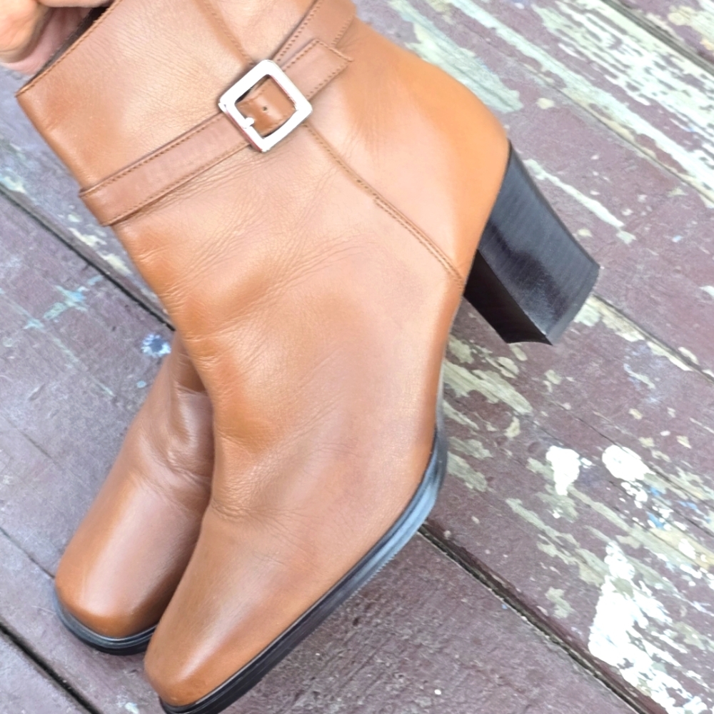 Karen Scoot Elegant Tan Leather Ankle Boots Sz 7B